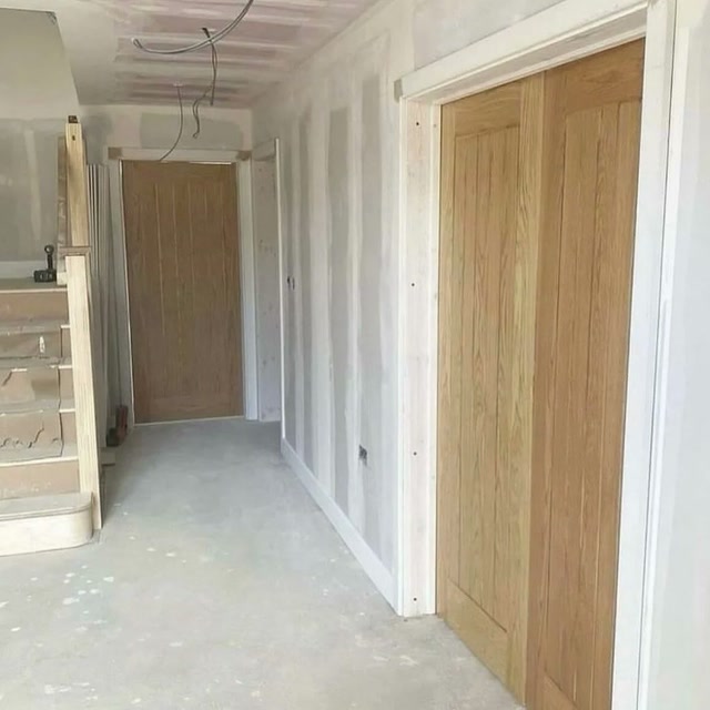 Internal oak door second fix