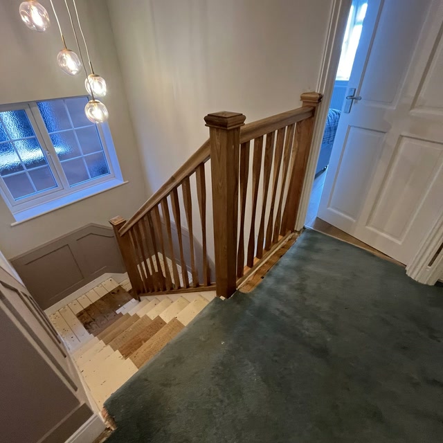 Oak staircase and balustrade